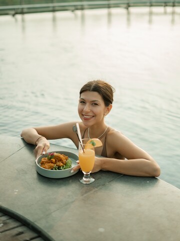 Enjoy Meal at Infinity Pool